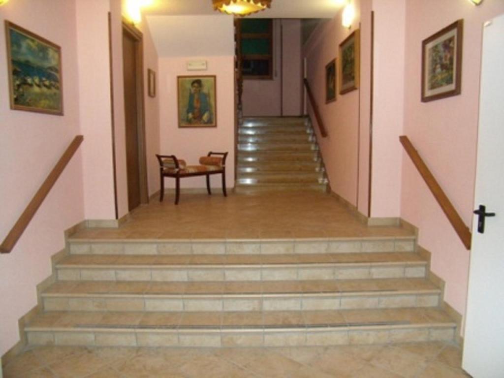 Hotel Ferrara Сан Бенедето дел Тронто Екстериор снимка